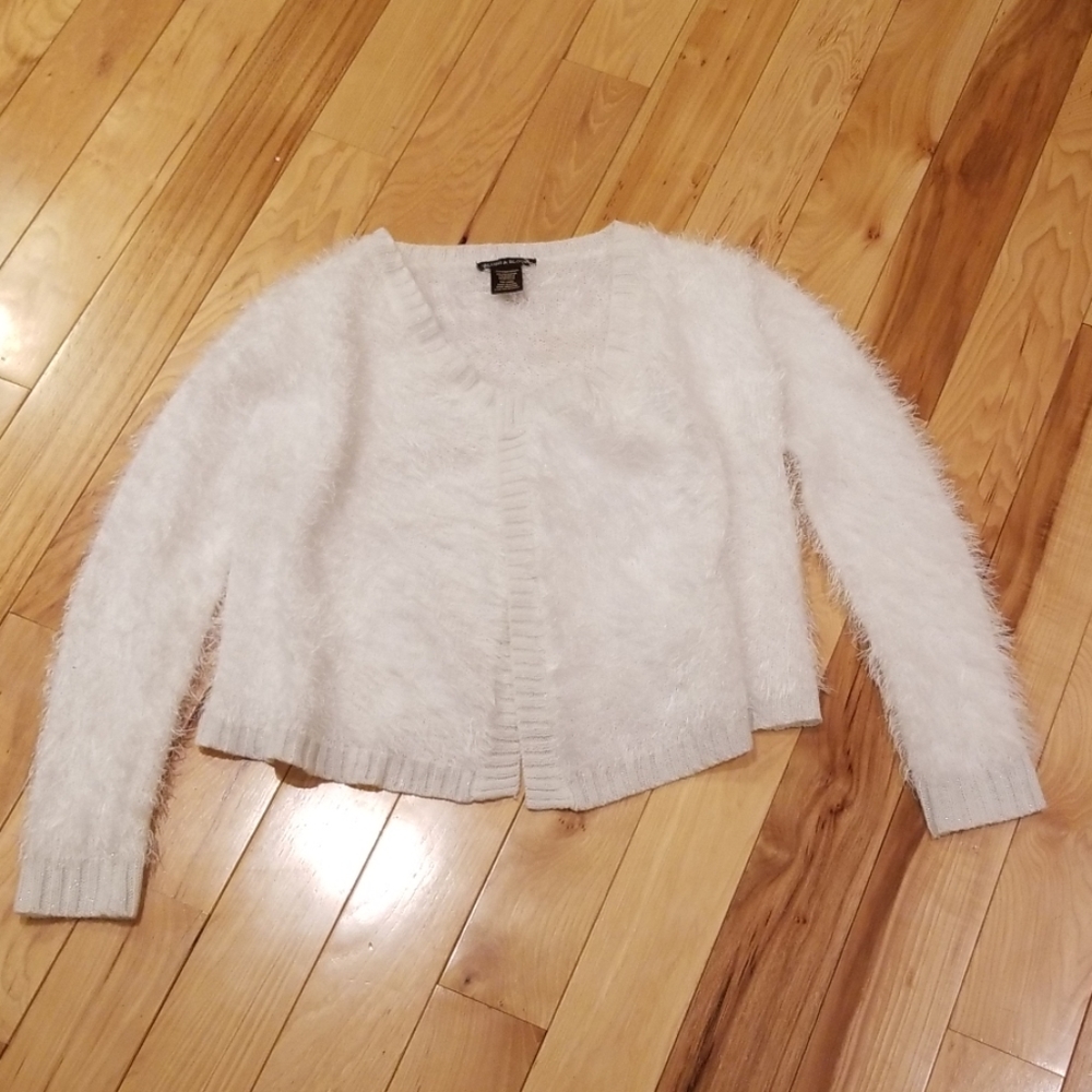 Blush & Bloom fuzzy sweater sz Medium EUC
